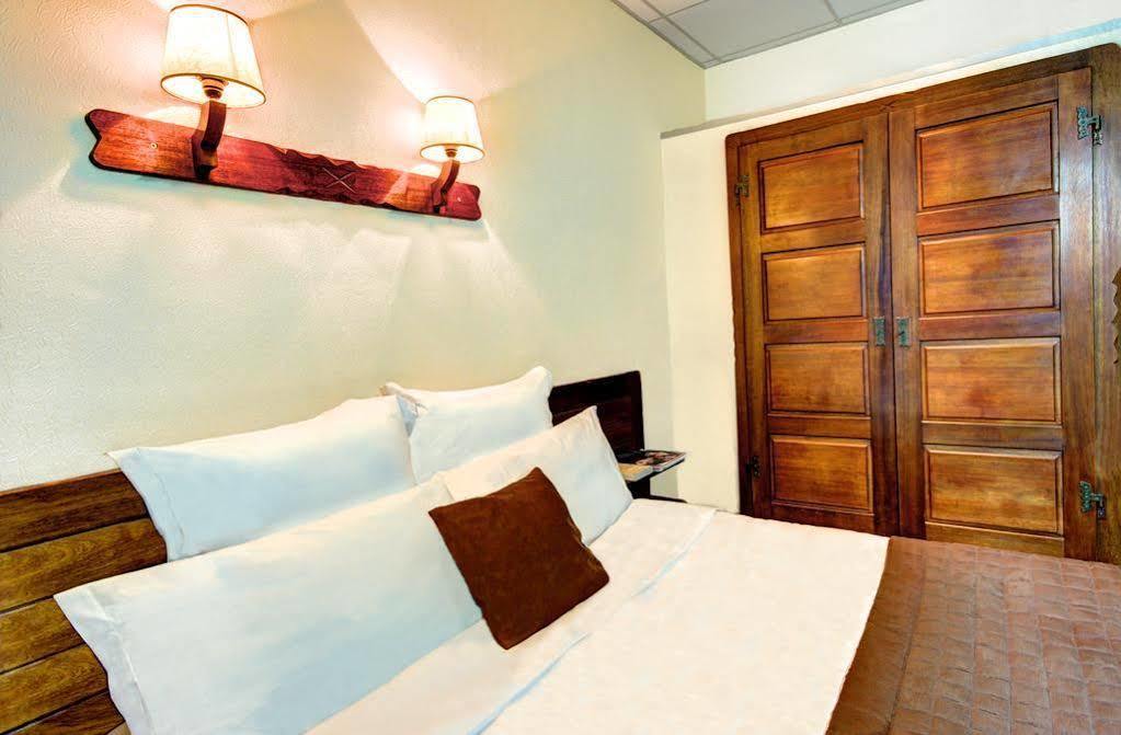 Hotel Las Donnas, Орон Экстерьер фото